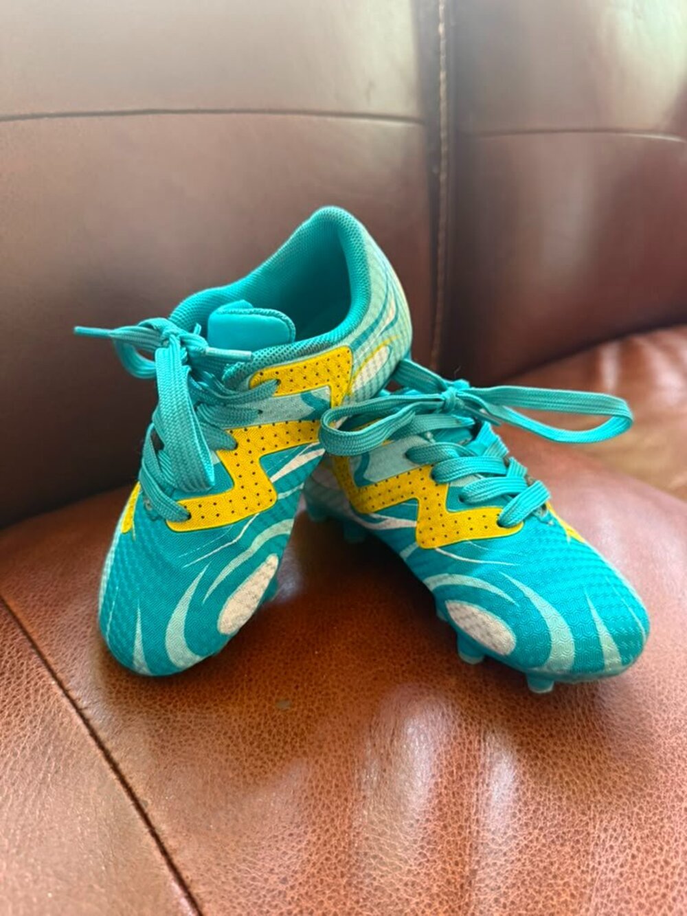 Dream Paris Unisex Mint/Yellow Kids Soccer Cleats Size 10